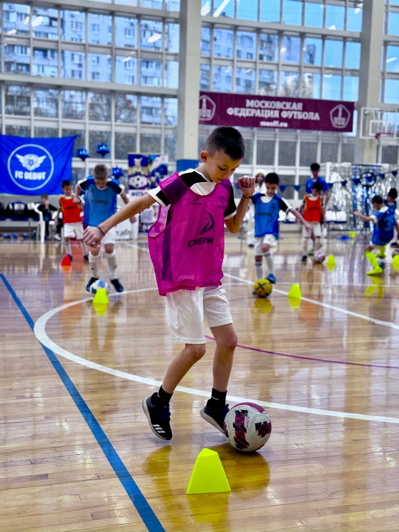 Детская школа футбола для детей 4-15 лет в Люблино, Москва